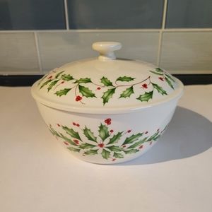 Lenox covered bowl